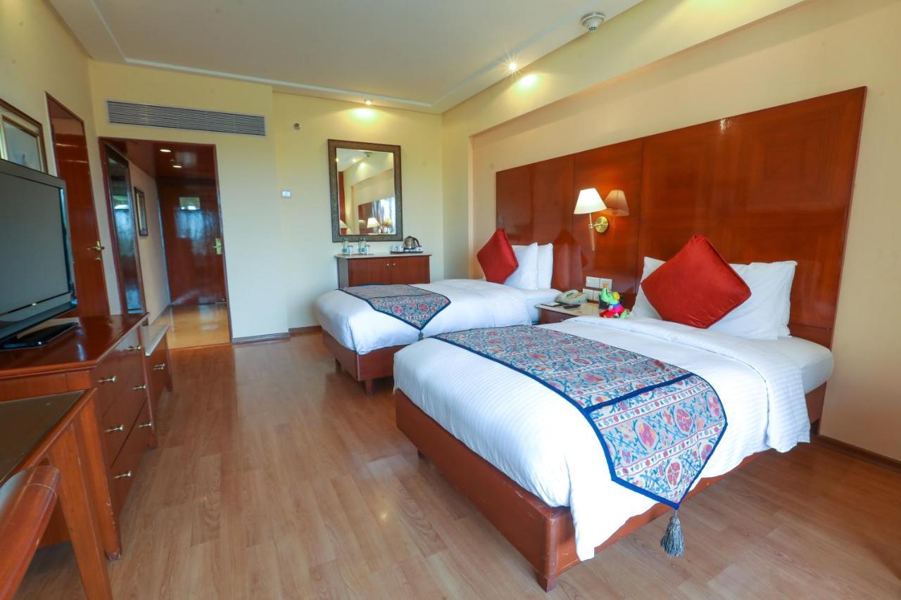Hotel The Lalit Mumbai Exterior foto Deluxe Room