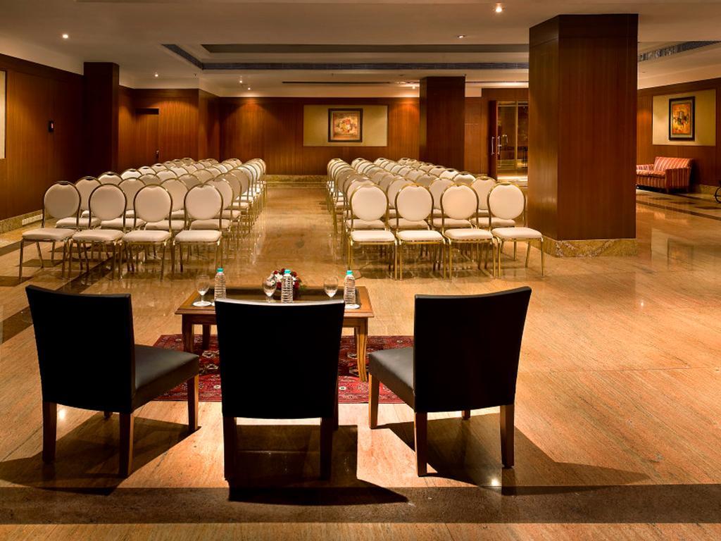 Hotel The Lalit Mumbai Exterior foto The Royal